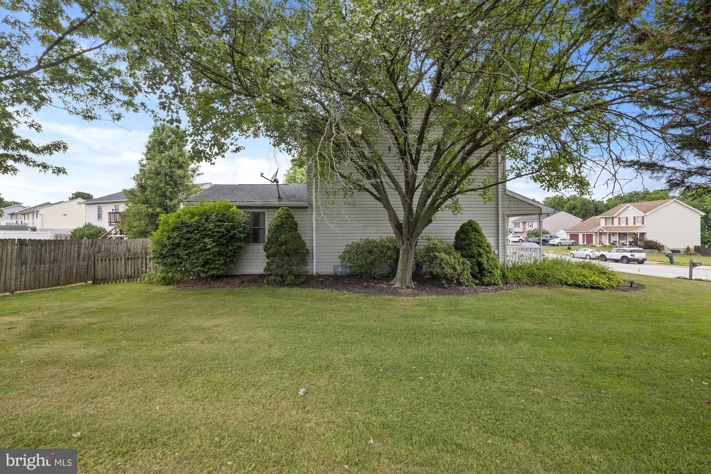2904 Village Square Drive photo 3