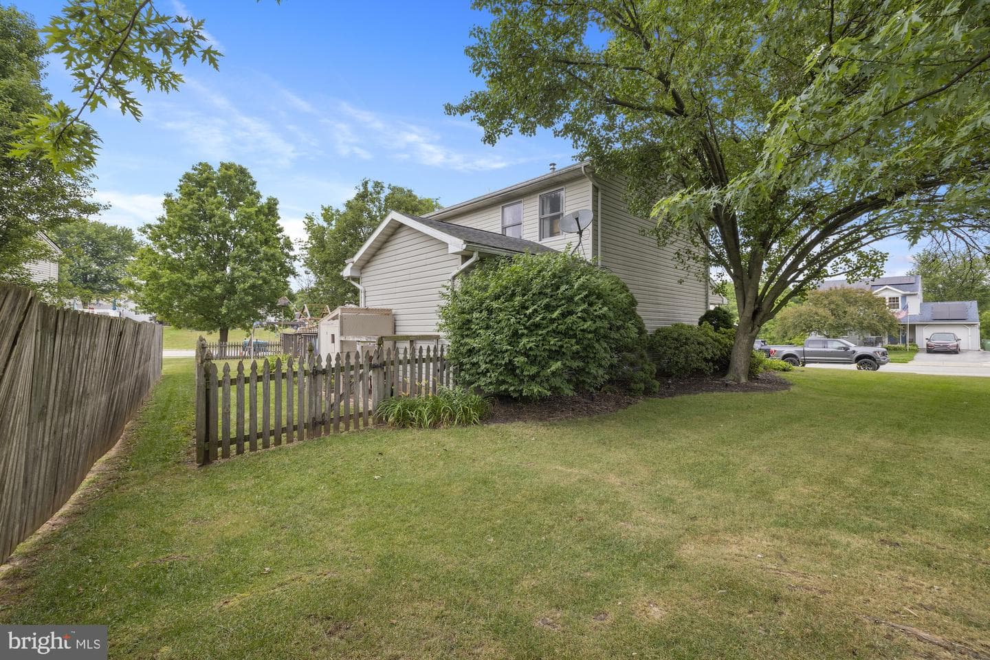 2904 Village Square Drive photo 4