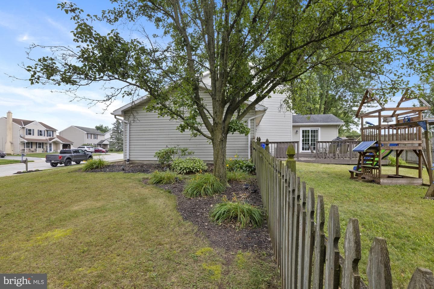 2904 Village Square Drive photo 6