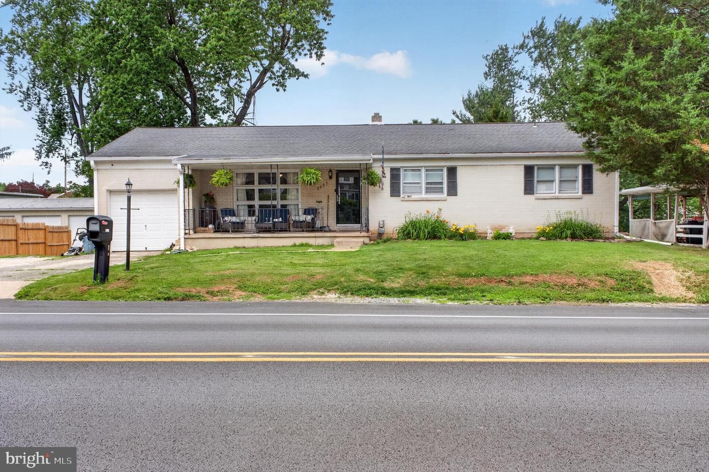 2095 Church Rd, York