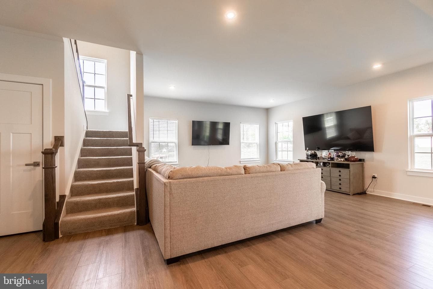 49 Winifred Drive photo 12