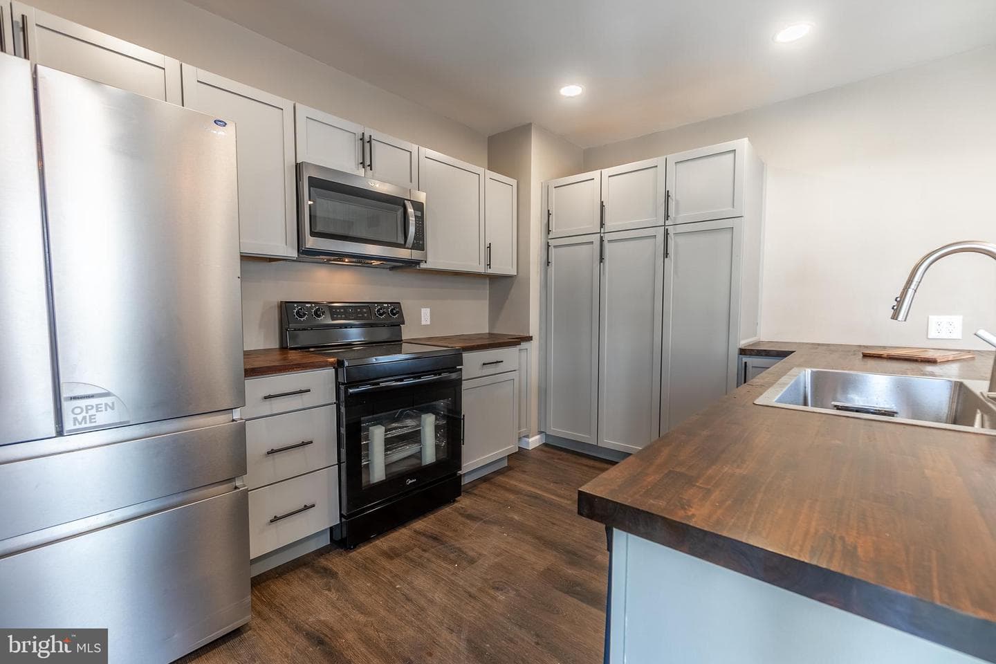 229 2nd Avenue photo 6