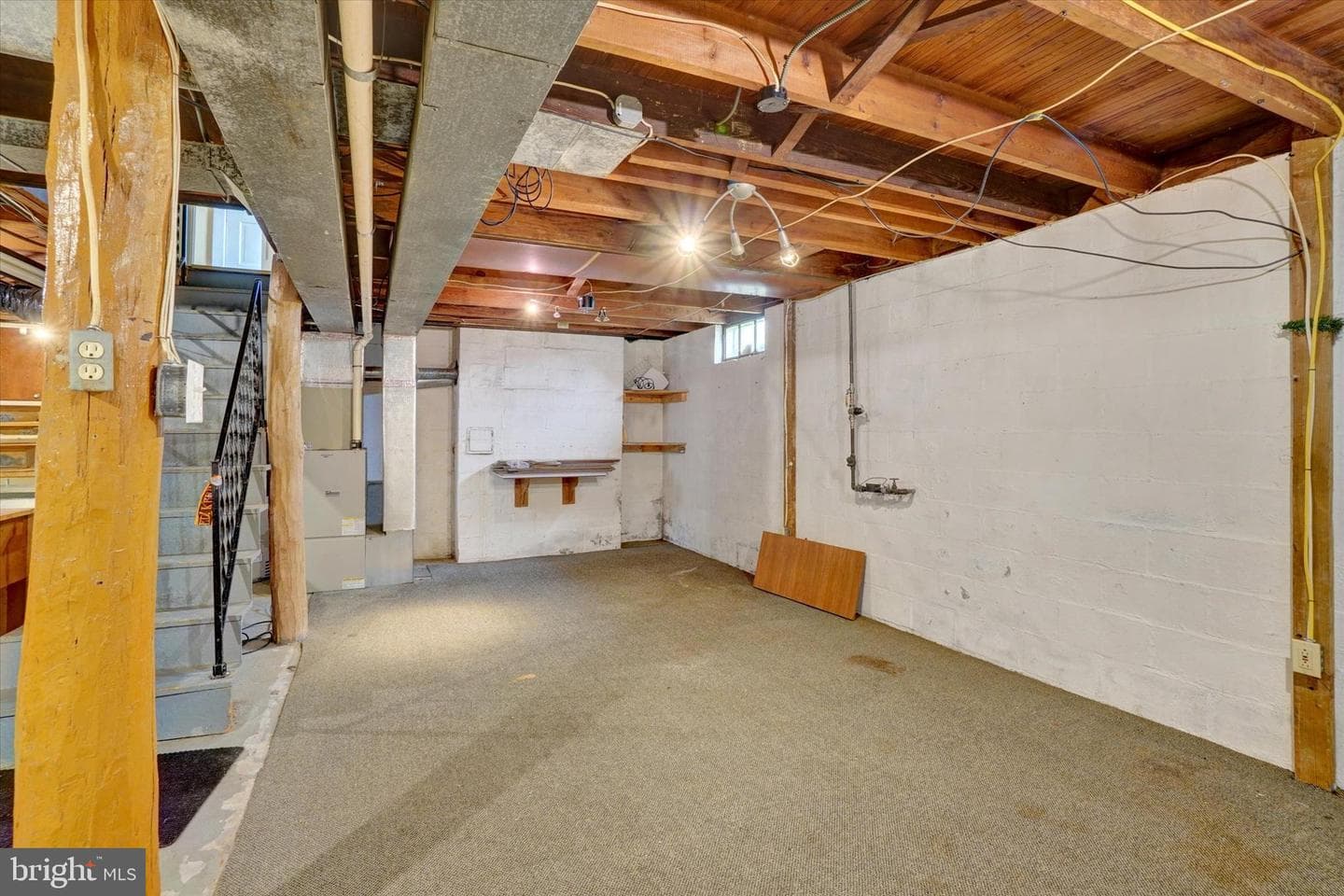 561 Wise Avenue photo 16