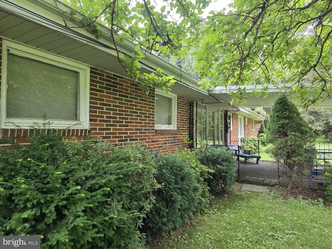 706 S Mountain Road photo 4