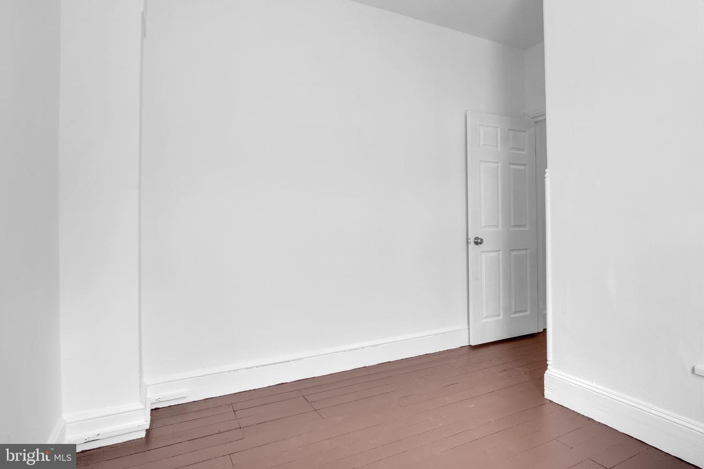 1122 N George Street photo 19