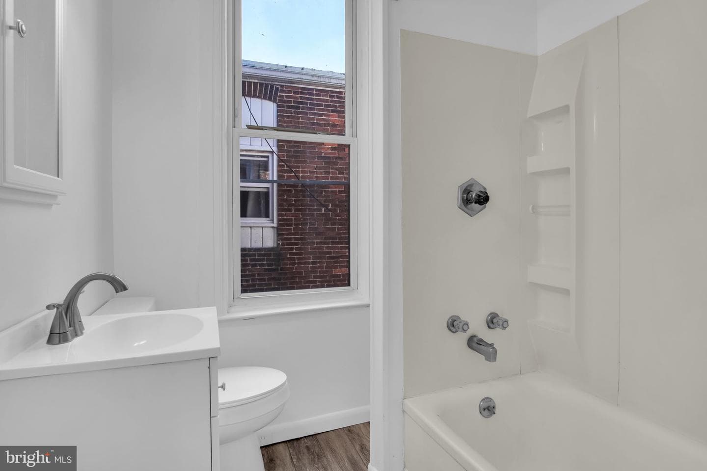 1122 N George Street photo 22