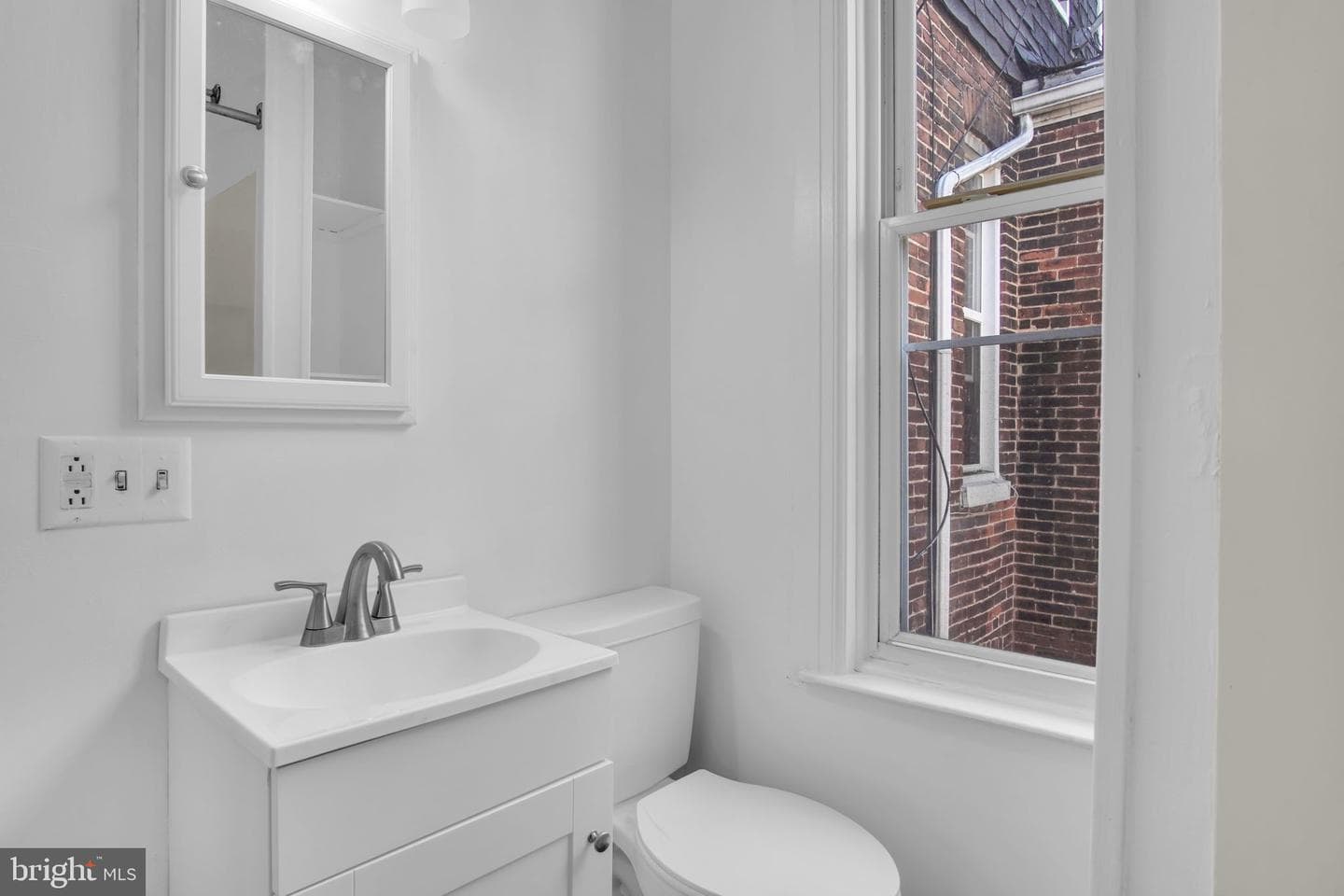 1122 N George Street photo 23