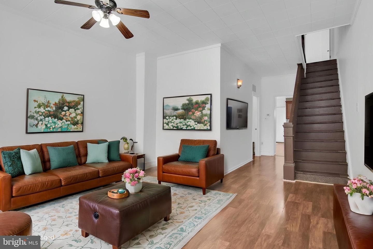 1122 N George Street photo 3