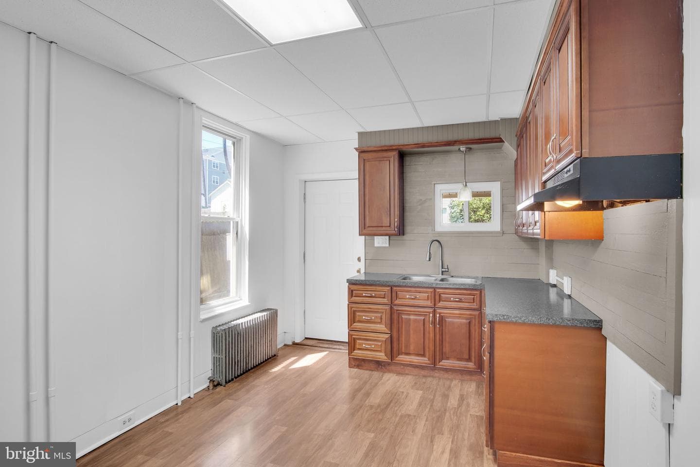 1122 N George Street photo 5