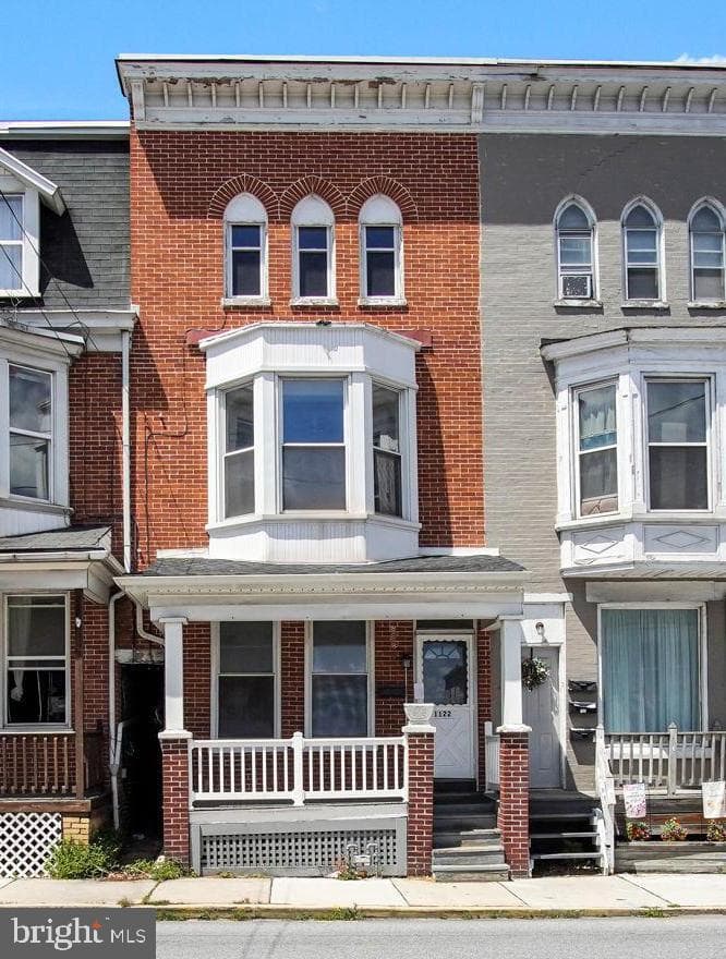 1122 N George Street photo 8