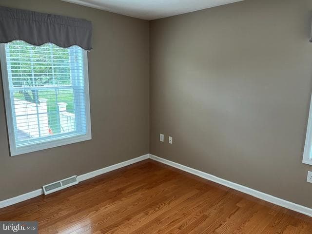 12915 Collinsville Road photo 10