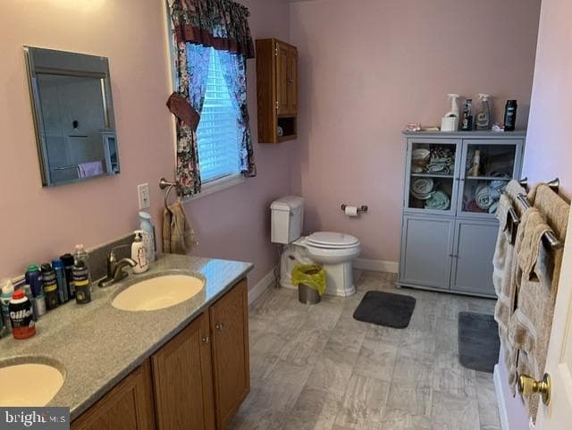 12915 Collinsville Road photo 12