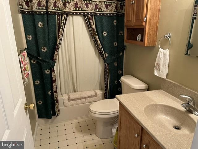 12915 Collinsville Road photo 8