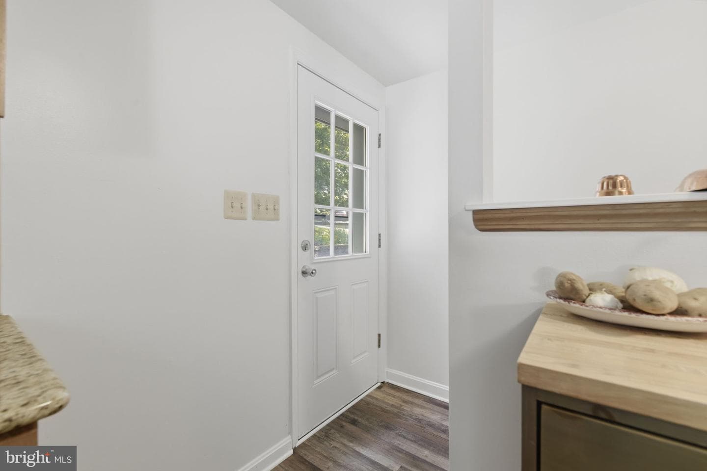 300 Oakbrook Drive photo 17
