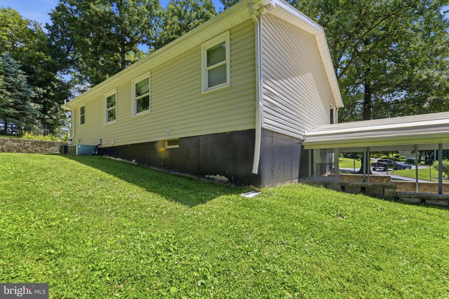300 Oakbrook Drive photo 28