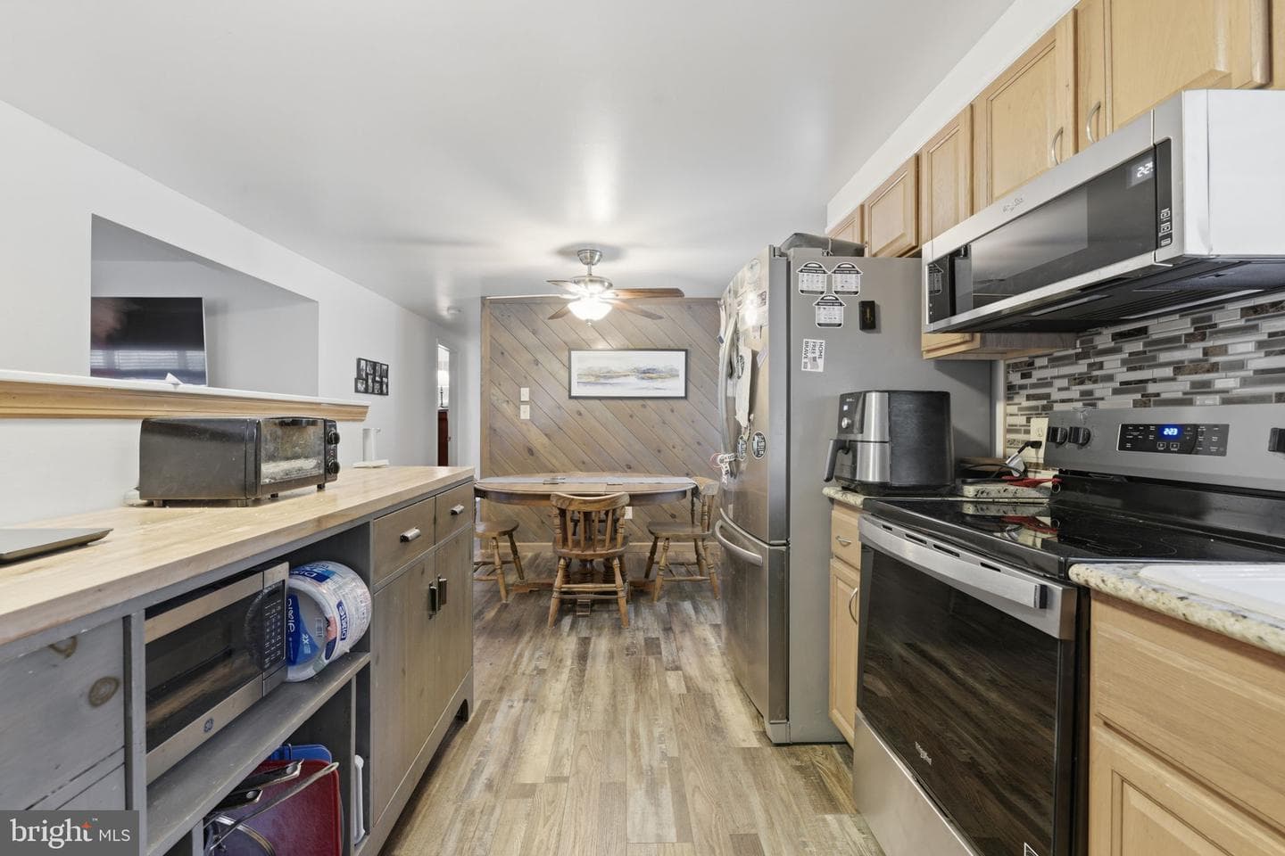 300 Oakbrook Drive photo 9