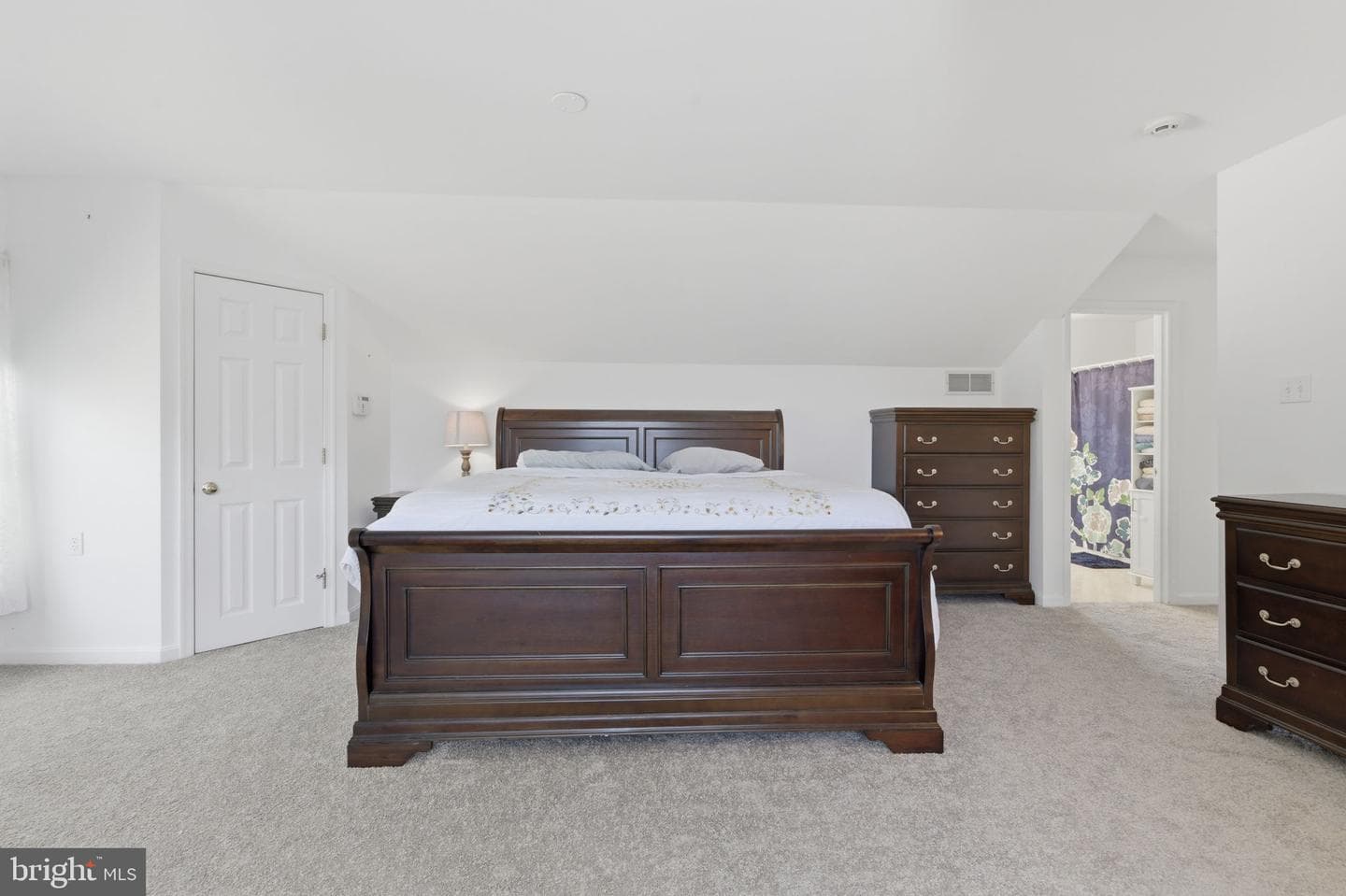 16 Liberty Avenue photo 28