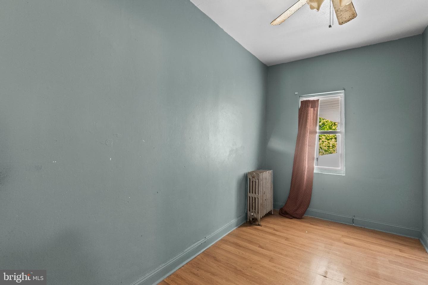 518 S Queen Street photo 16