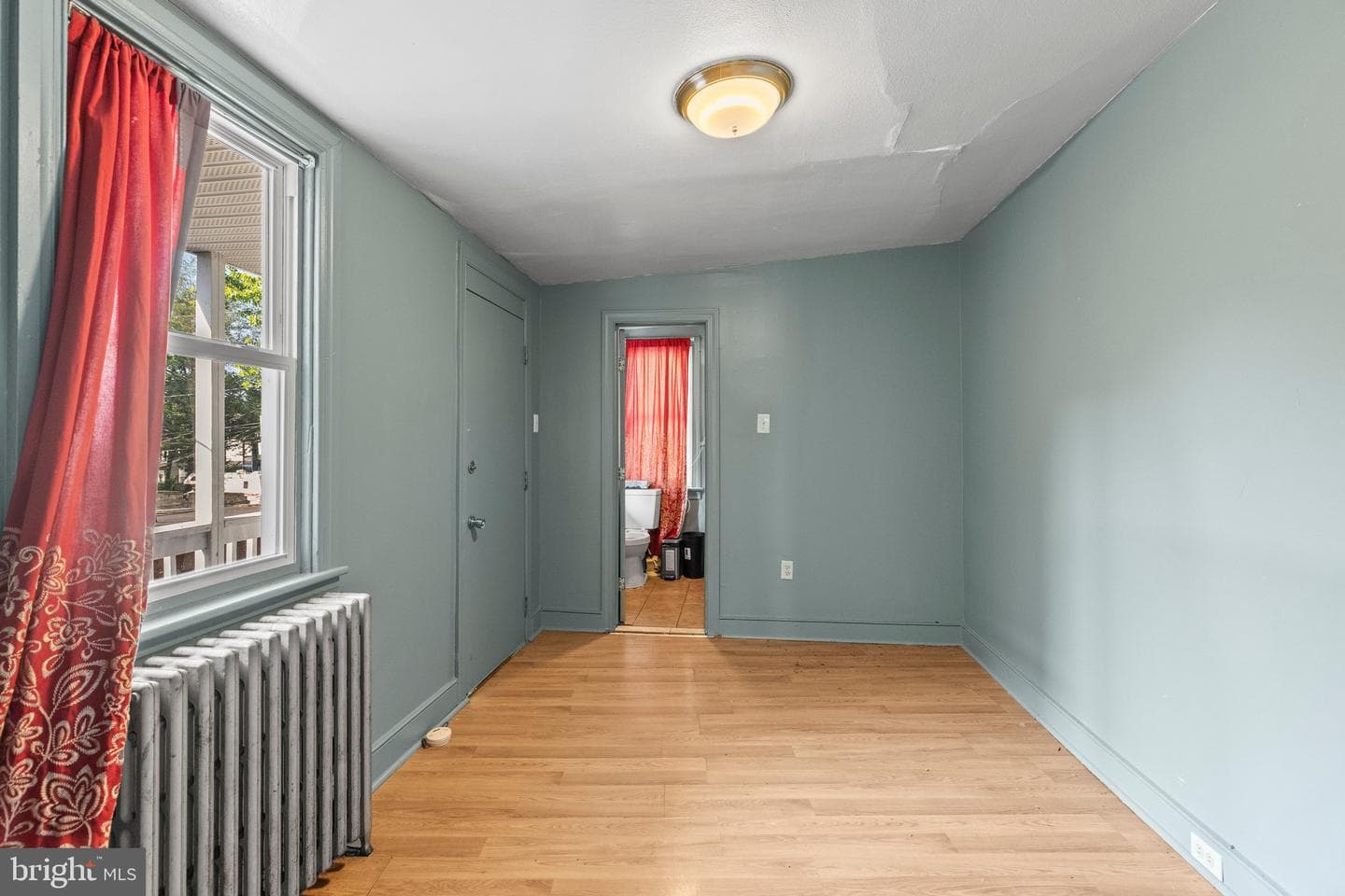 518 S Queen Street photo 18