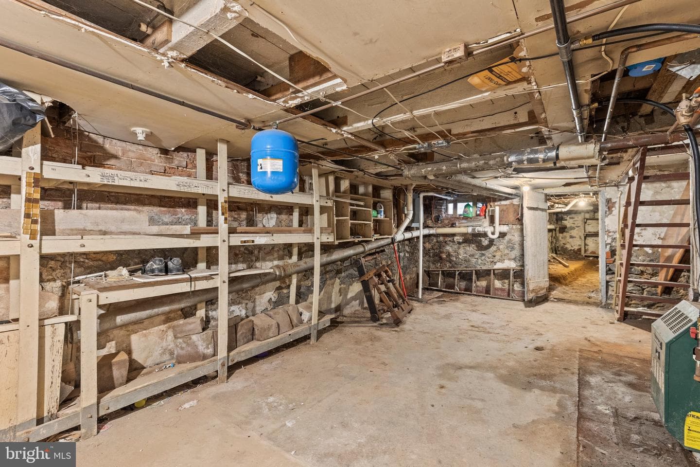 518 S Queen Street photo 25