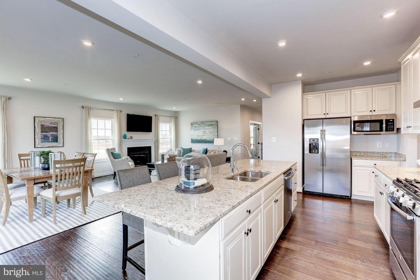 384 Kelso Drive photo 11