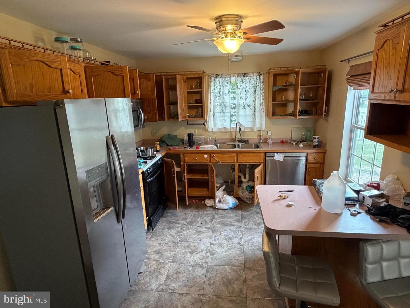 1665 Taylor Drive photo 3
