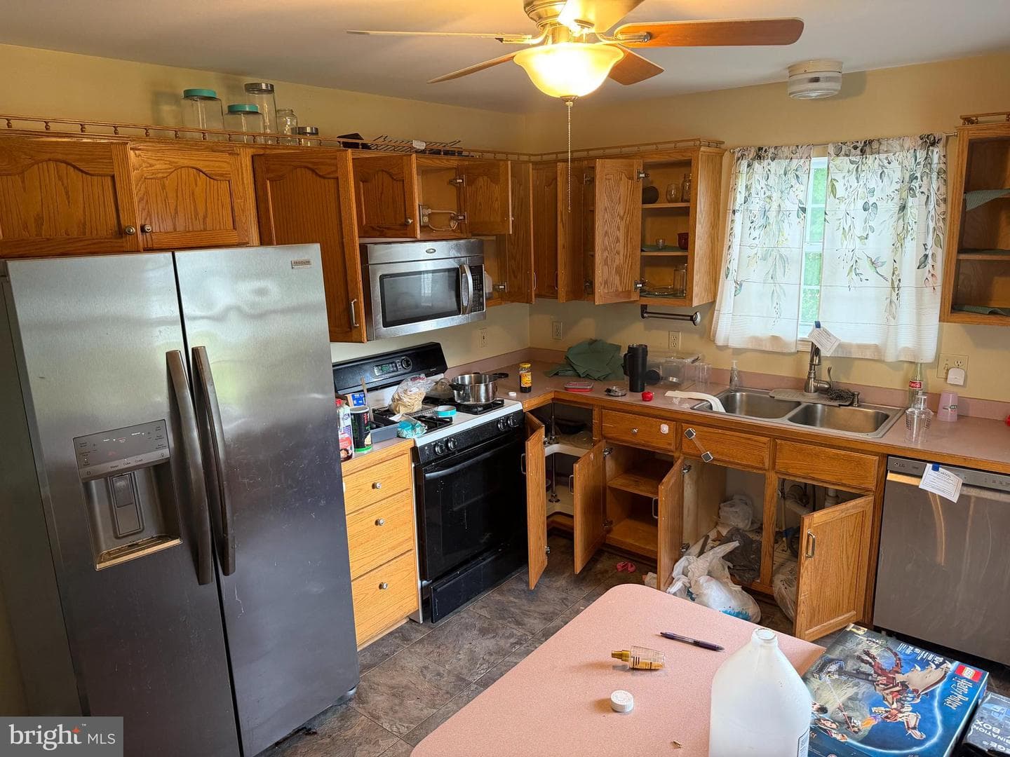 1665 Taylor Drive photo 4