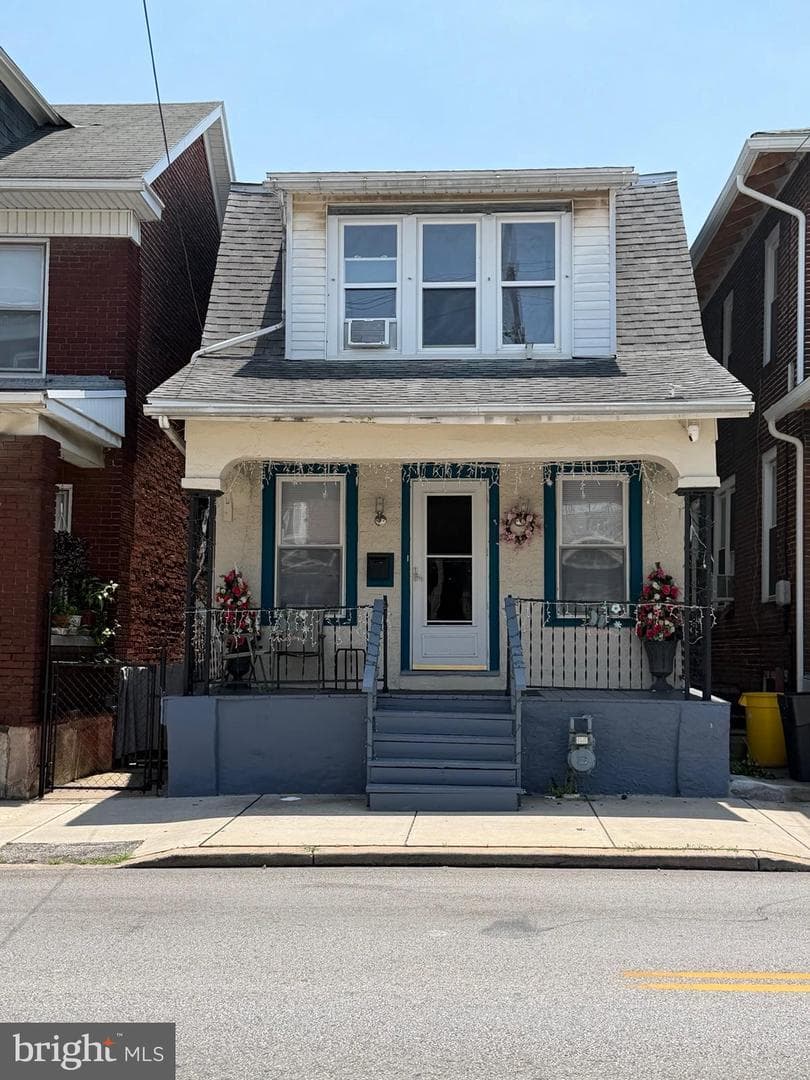 310 E College Avenue, York