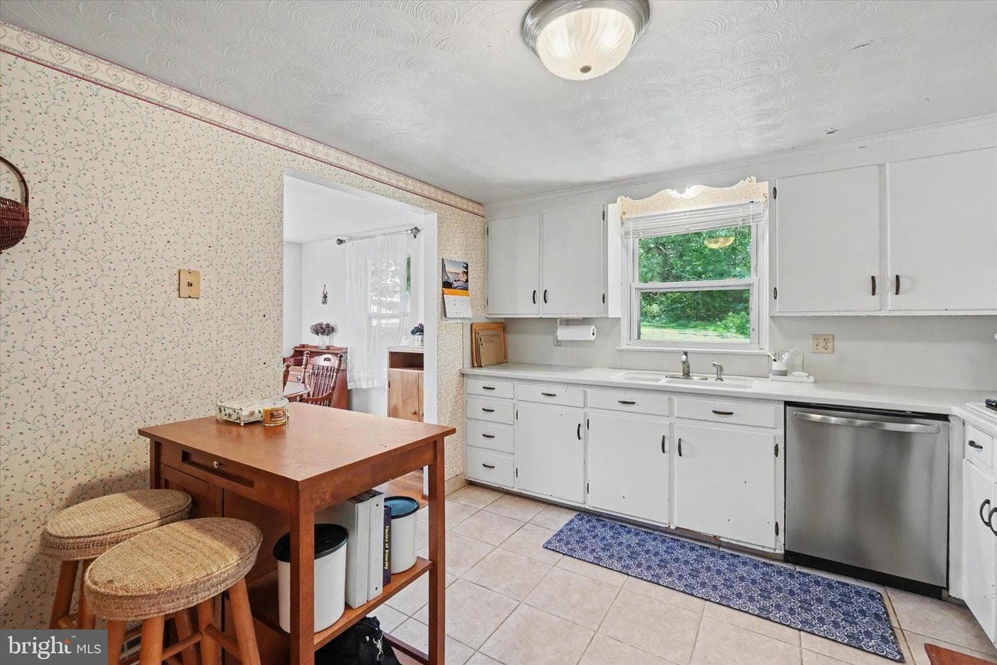 460 Skyview Drive photo 10