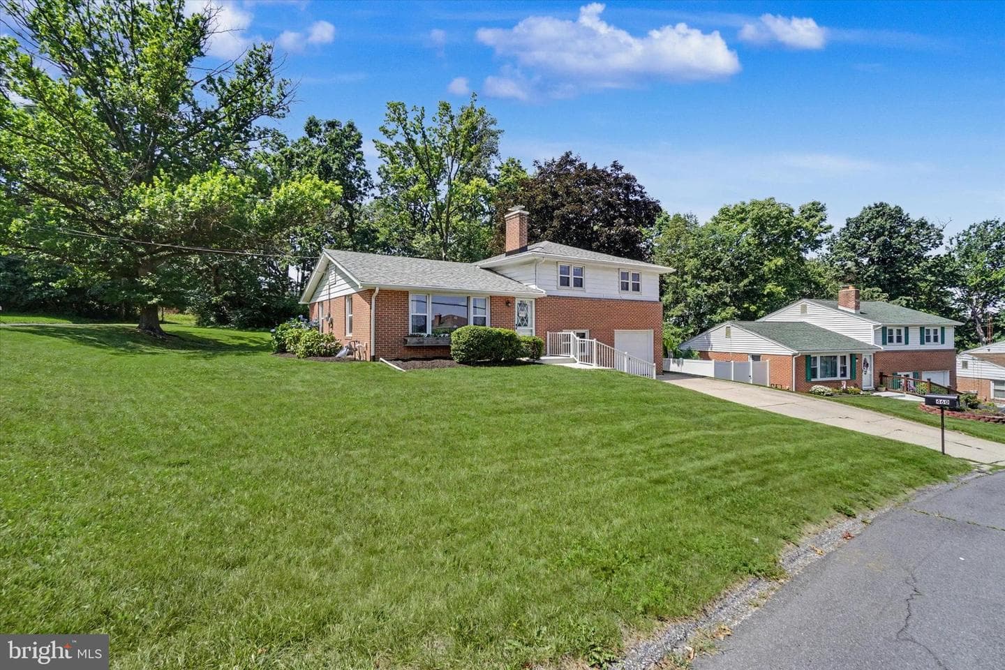 460 Skyview Drive, York