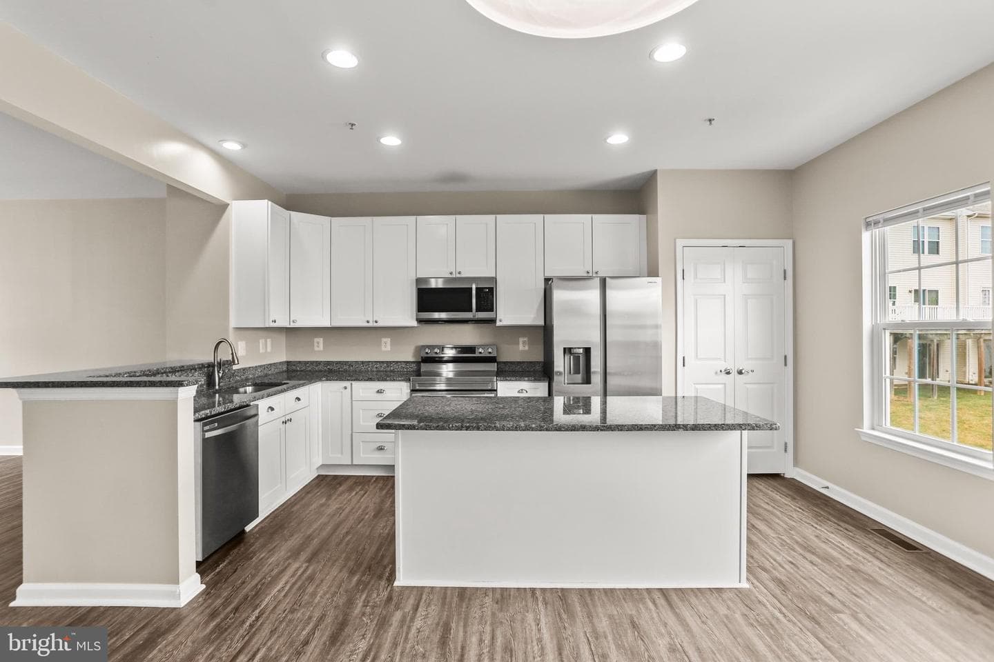 806 Blossom Drive photo 12