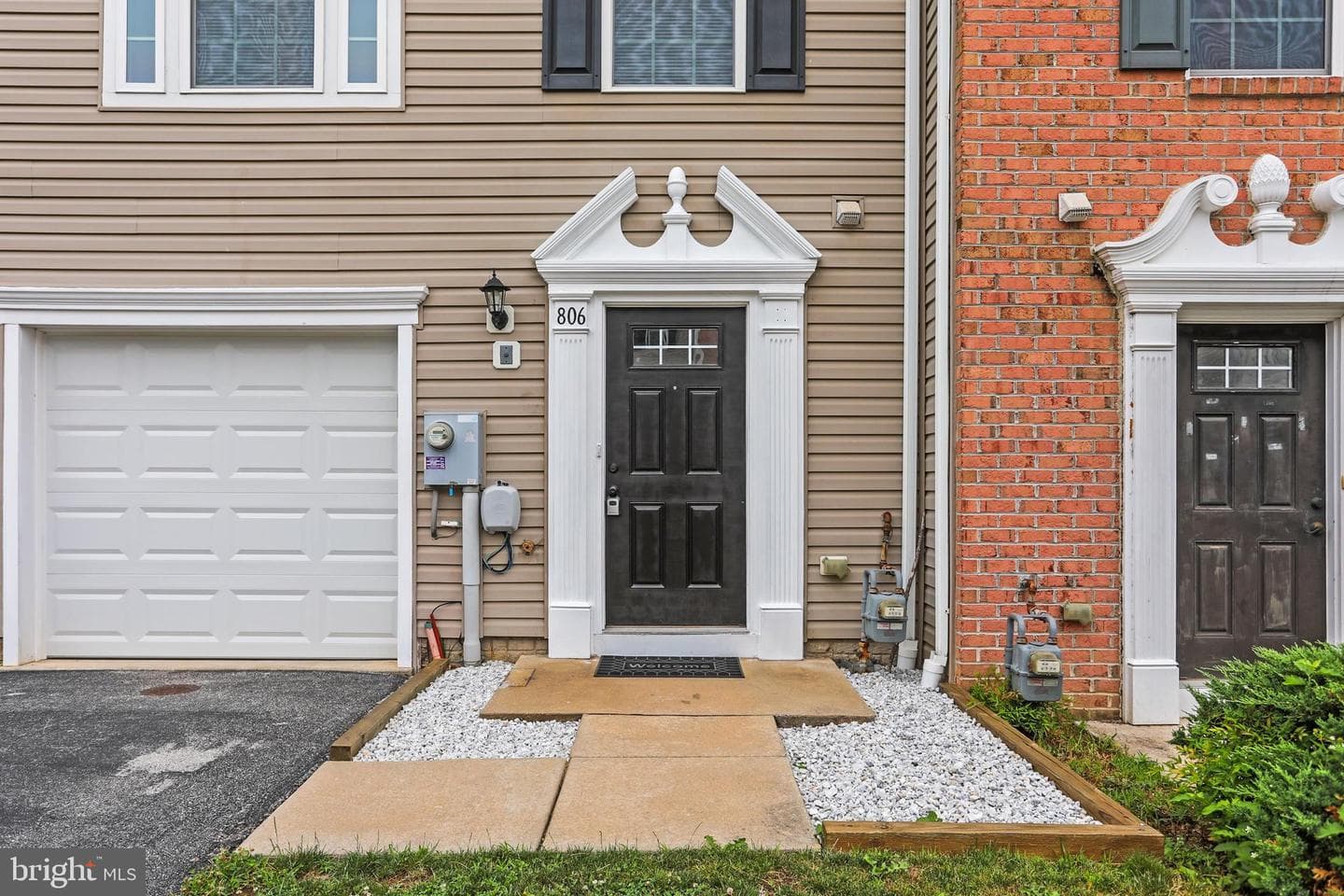 806 Blossom Drive photo 4