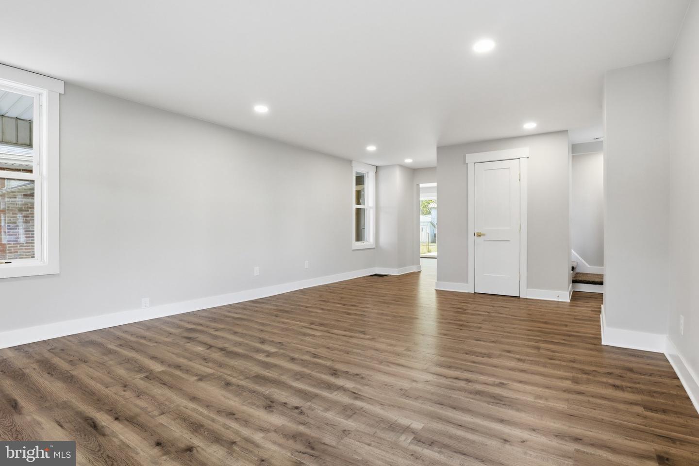 5247 Lincoln Highway W photo 5