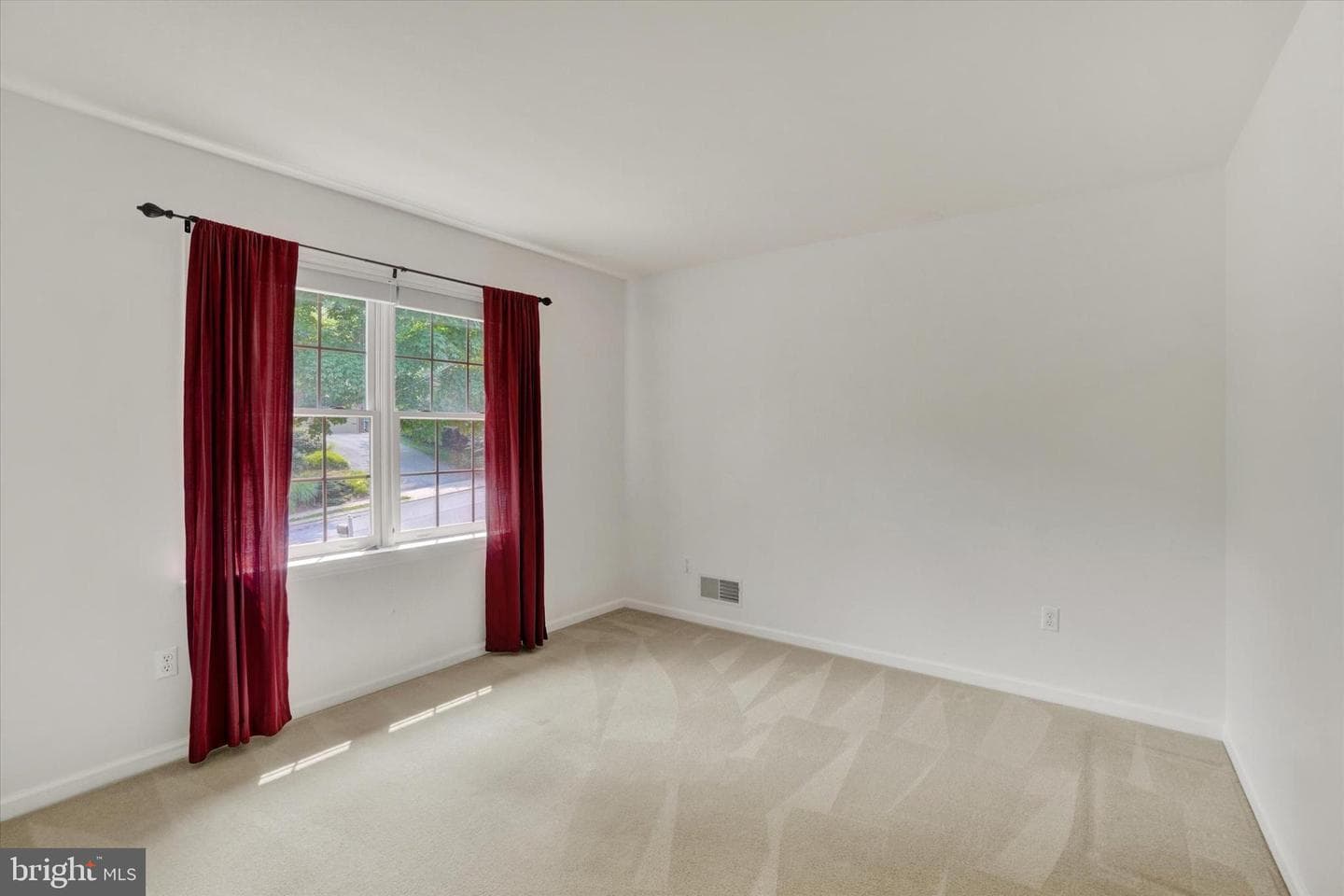 410 Sarah Woods Drive photo 26