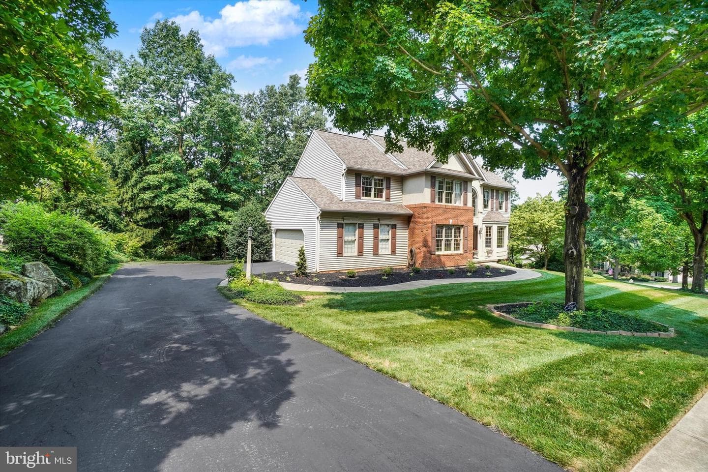 410 Sarah Woods Drive photo 4