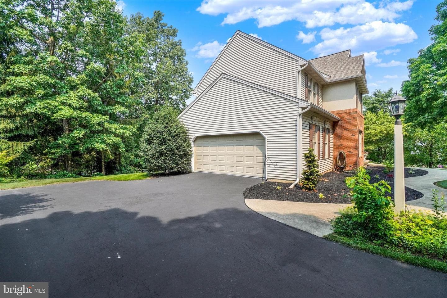 410 Sarah Woods Drive photo 5