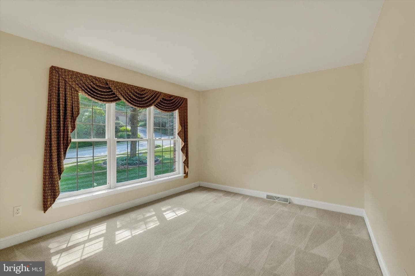 410 Sarah Woods Drive photo 8