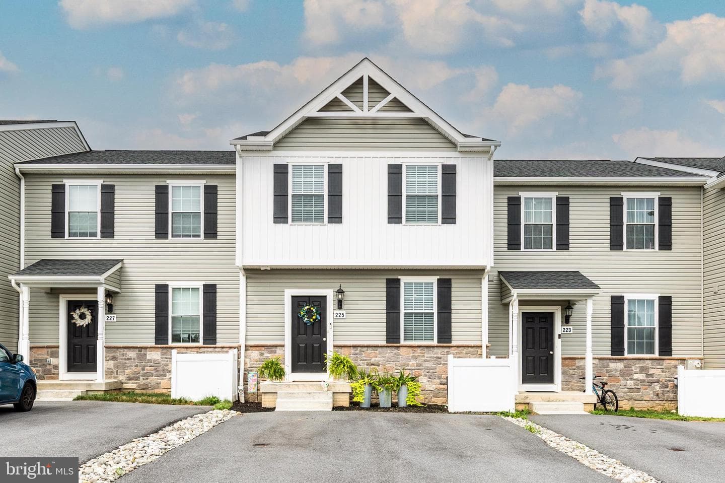 225 Holstein Drive, Hanover