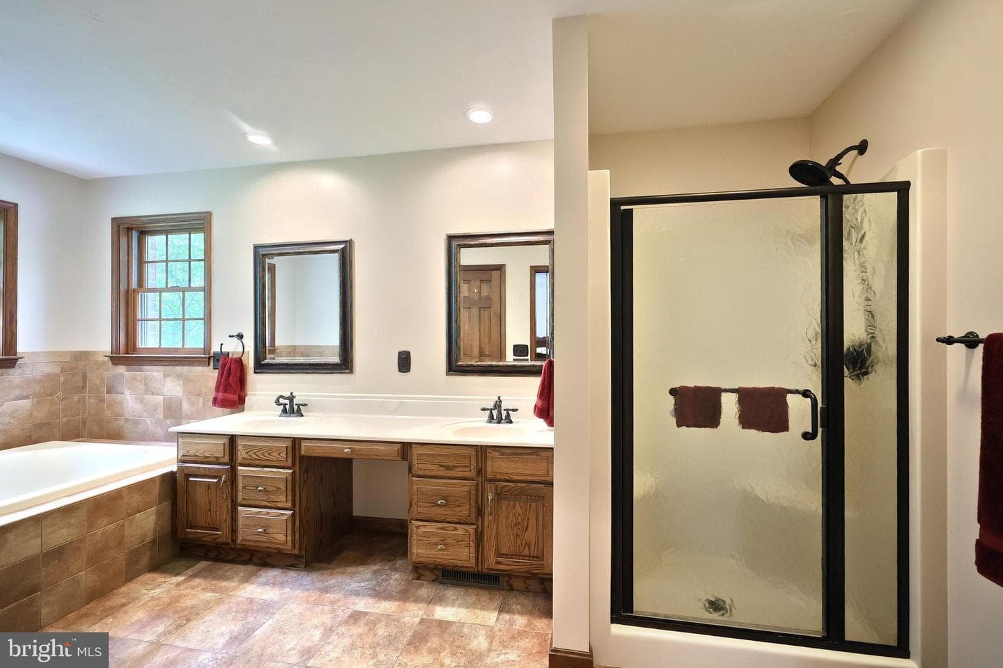 7714 Paradise Heights photo 35