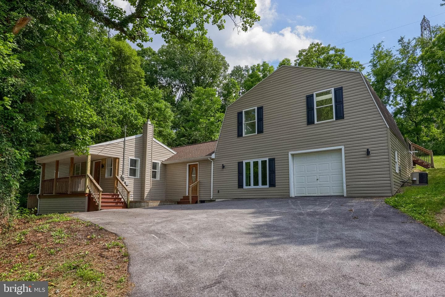 4810 Fake Road, York