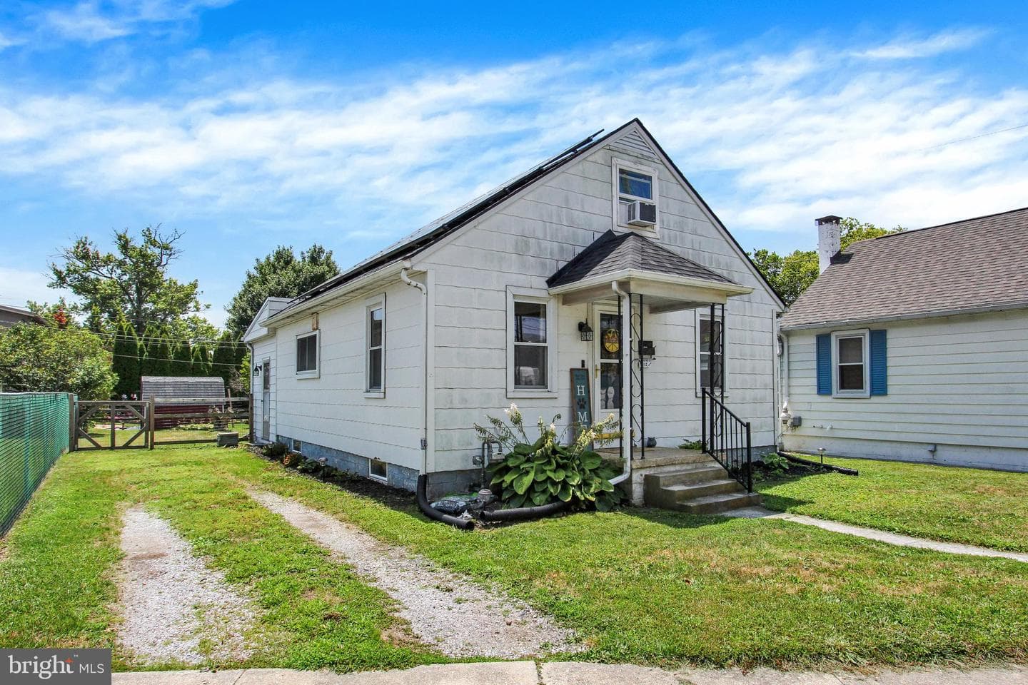 112 Fame Avenue photo 1