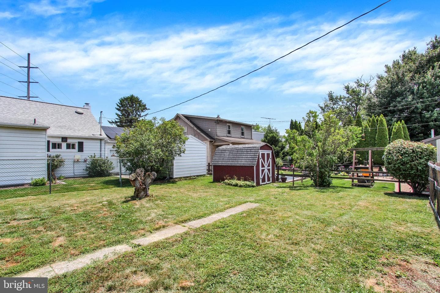 112 Fame Avenue photo 19