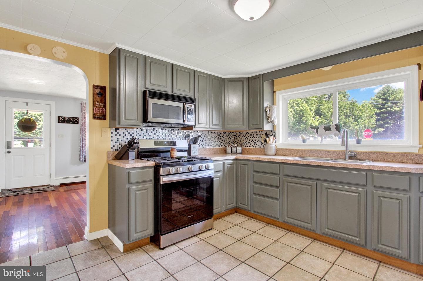 112 Fame Avenue photo 8