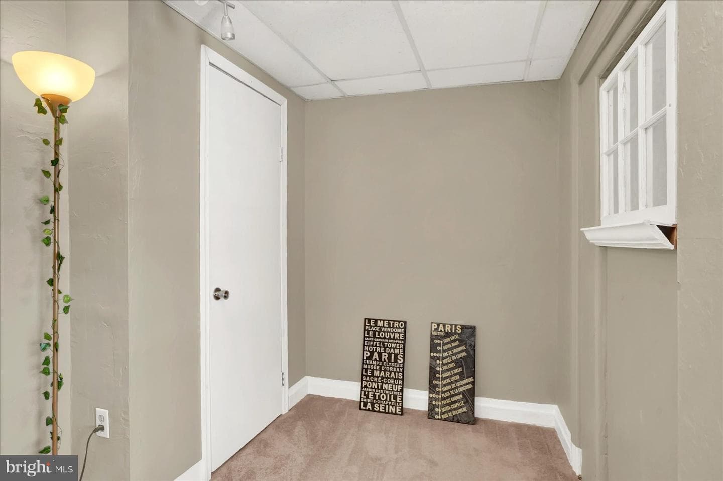 136 S Queen Street photo 15