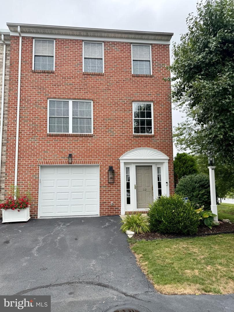 102 Lorenzo Court #102, York