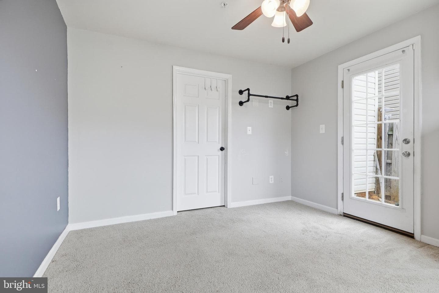 844 Blossom Drive photo 10