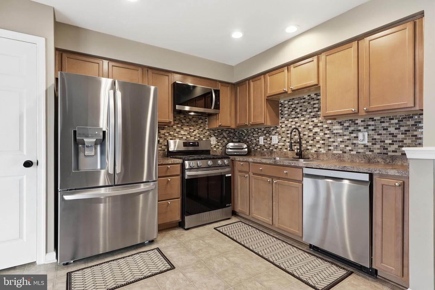844 Blossom Drive photo 20