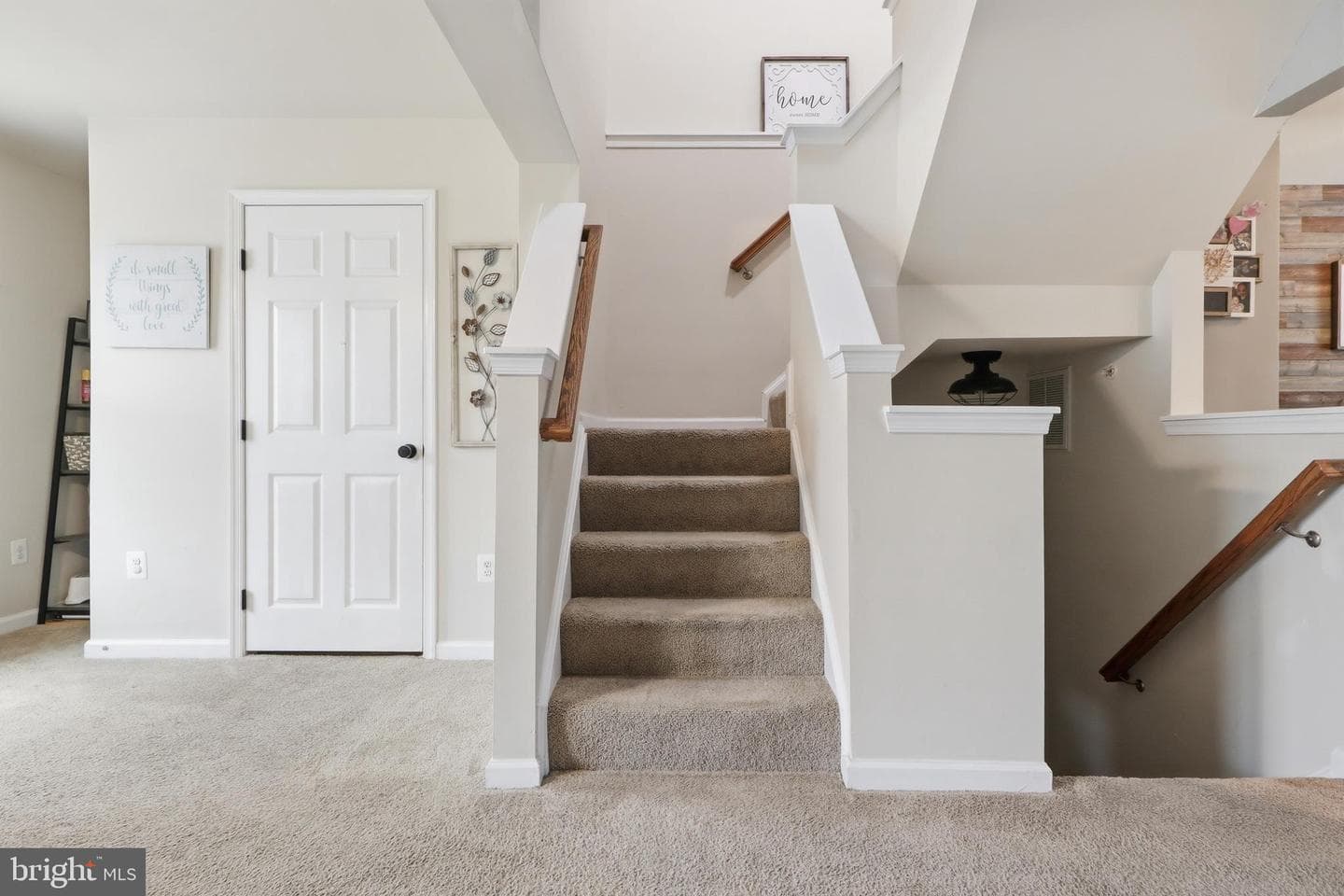 844 Blossom Drive photo 25