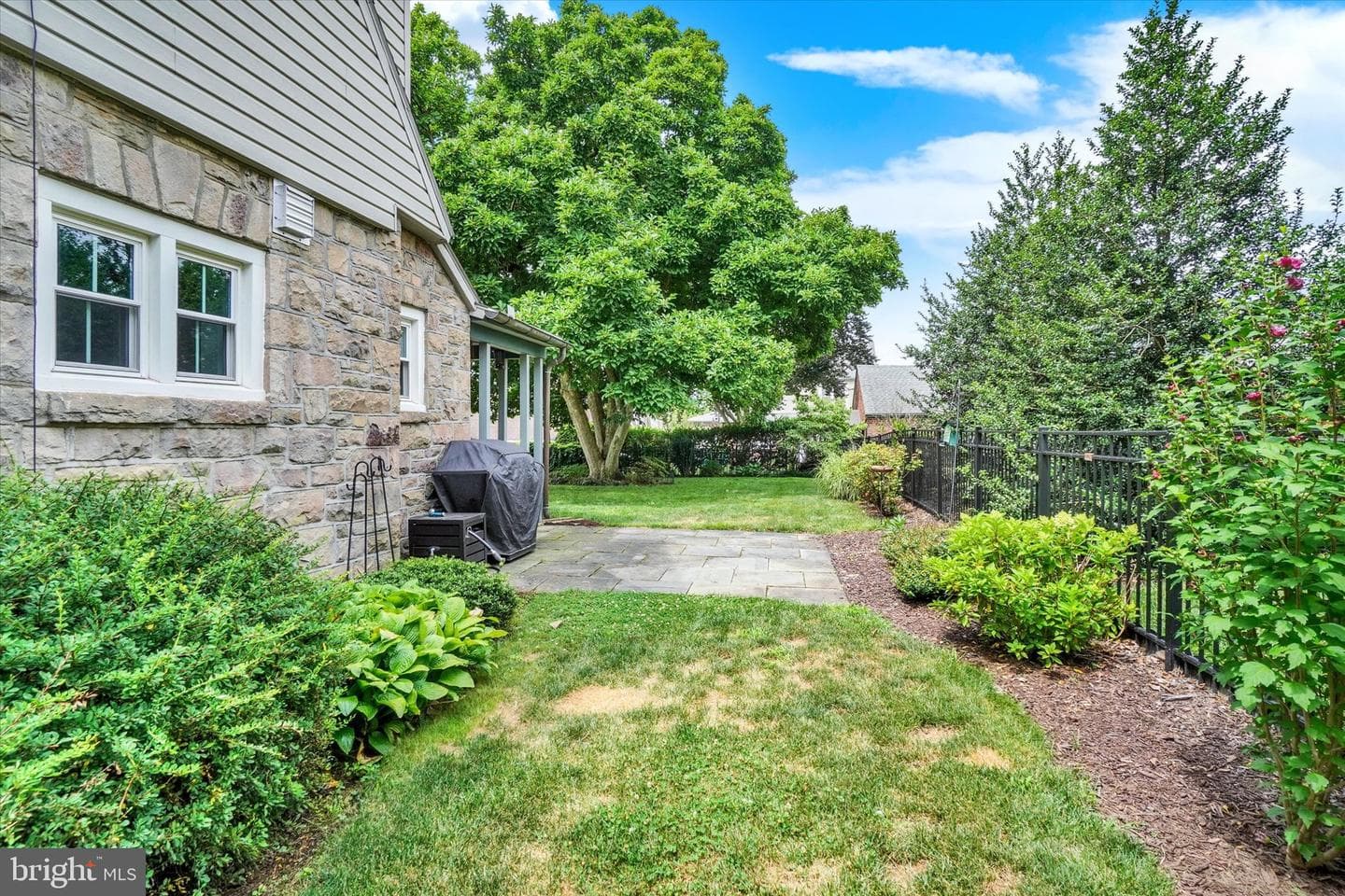 30 N Marshall Street photo 23