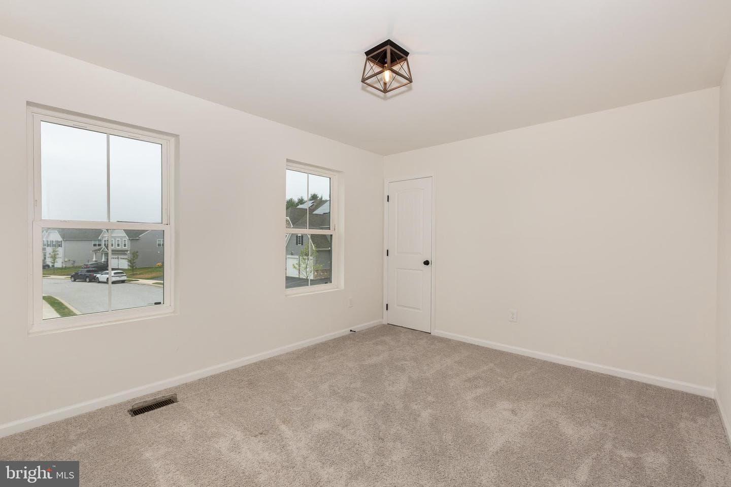 15 Cloverfield Street photo 37
